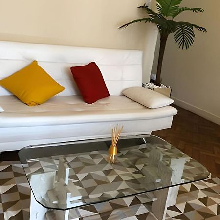 Apartamento Em Copacabana Com Vista Lateral Do Mar Ріо-де-Жанейро Екстер'єр фото