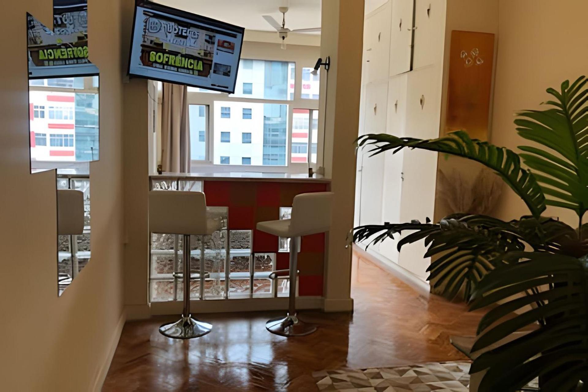 Apartamento Em Copacabana Com Vista Lateral Do Mar Ріо-де-Жанейро Екстер'єр фото